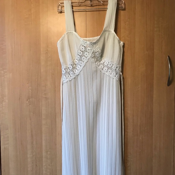 VINTAGE NIGHT GOWN - Picture 1 of 7